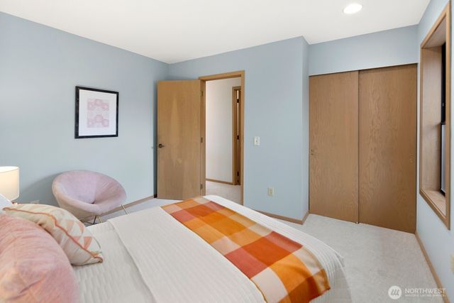 556 Holly Drive, Edmonds, WA 98020