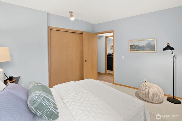 556 Holly Drive, Edmonds, WA 98020