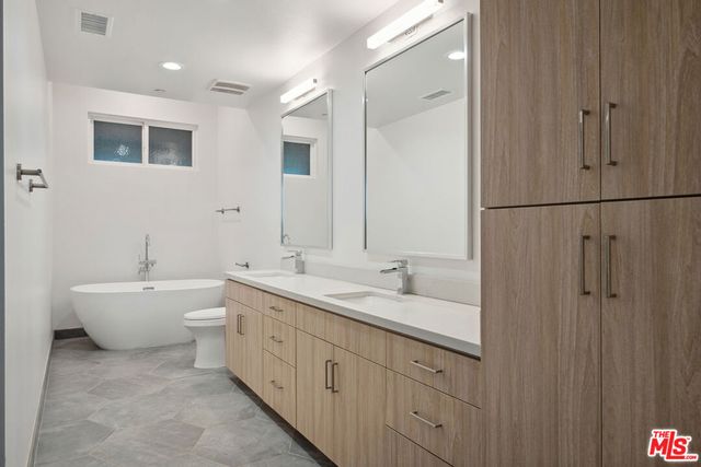 1746 Garfield Place 101, Los Angeles, CA 90028