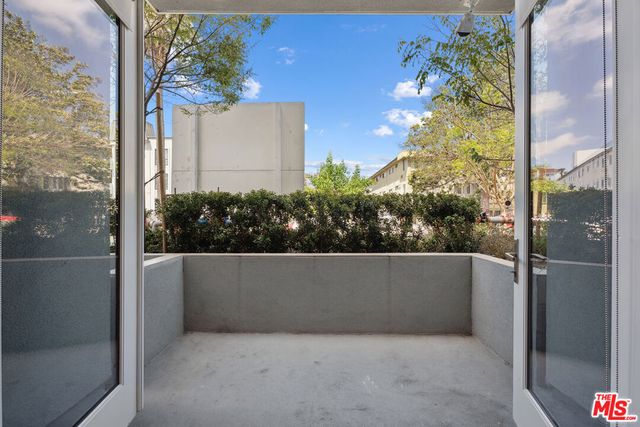 1746 Garfield Place 101, Los Angeles, CA 90028