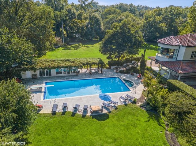 1125 Longvalley Road, Glenview, IL 60025
