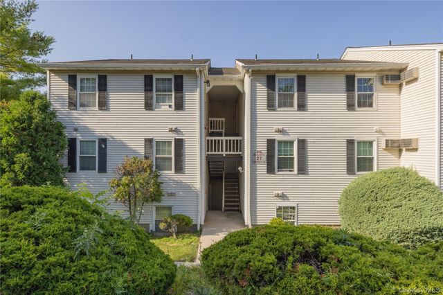 27 Lexington Hill 8, Harriman, NY 10926