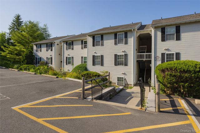 27 Lexington Hill 8, Harriman, NY 10926