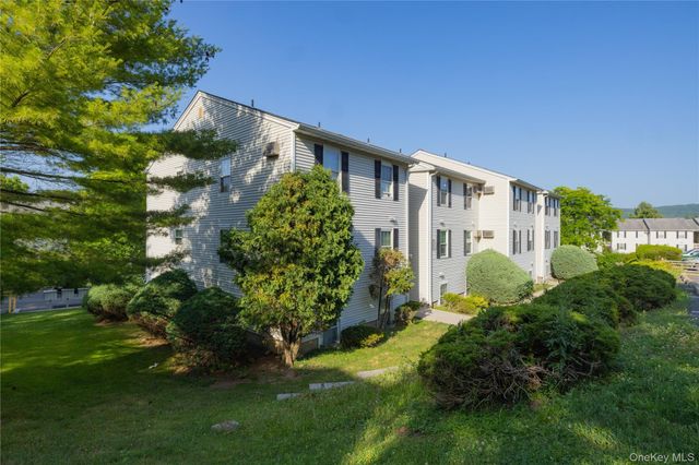 27 Lexington Hill 8, Harriman, NY 10926