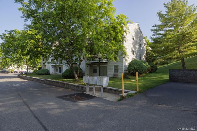 27 Lexington Hill 8, Harriman, NY 10926