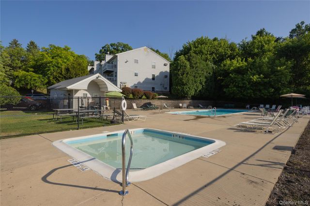 27 Lexington Hill 8, Harriman, NY 10926