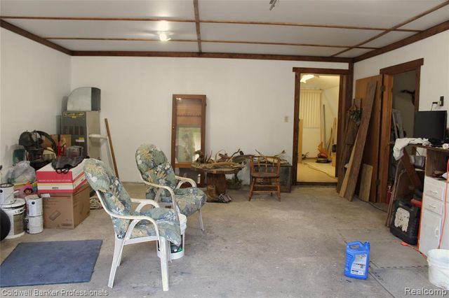 10593 9 Mile Road, Whitmore Lake, MI 48189