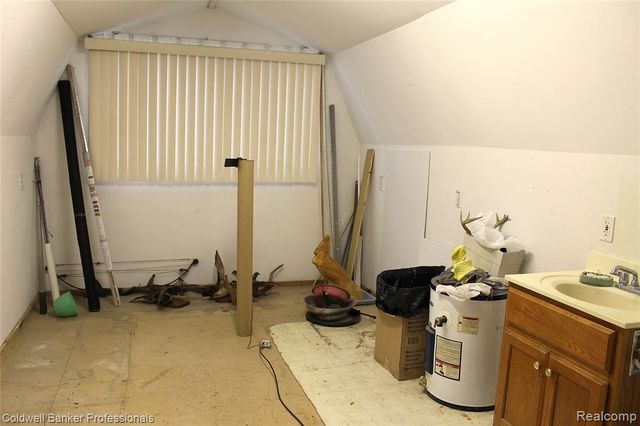 10593 9 Mile Road, Whitmore Lake, MI 48189