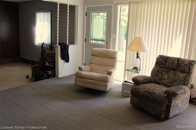 10593 9 Mile Road, Whitmore Lake, MI 48189