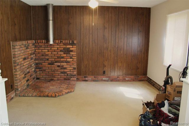 10593 9 Mile Road, Whitmore Lake, MI 48189