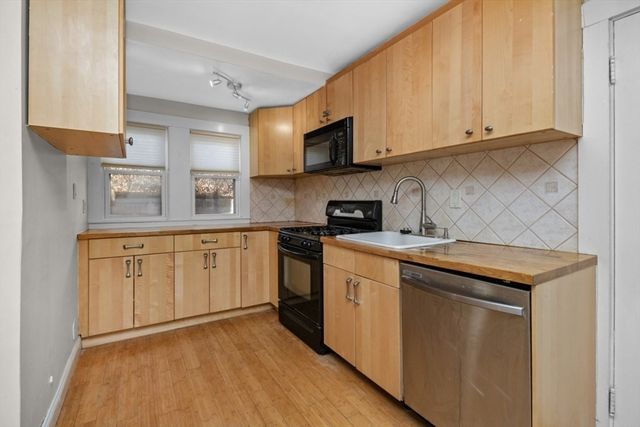 41 Whittemore Road 1, Newton, MA 02458