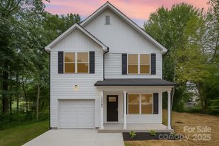 5596 Sandhurst Road, Hickory, NC 28602
