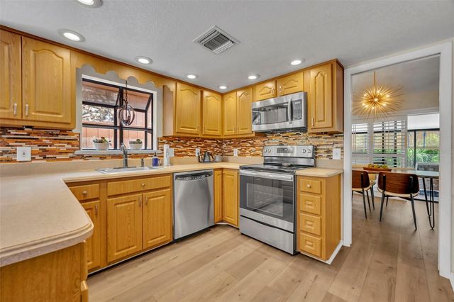 104 OAKS COURT, Sanford, FL 32771
