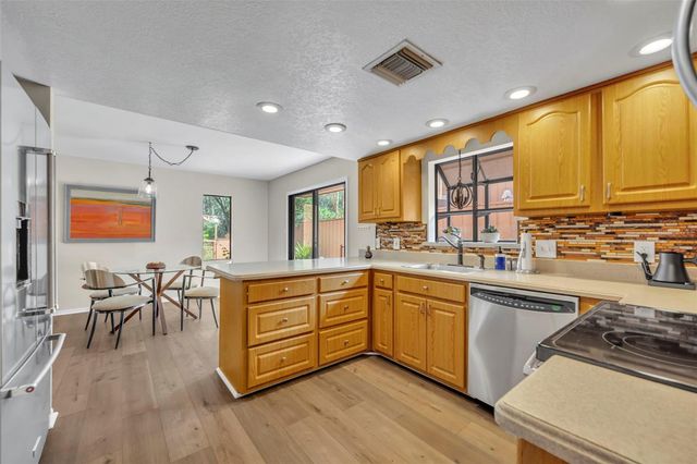 104 OAKS COURT, Sanford, FL 32771