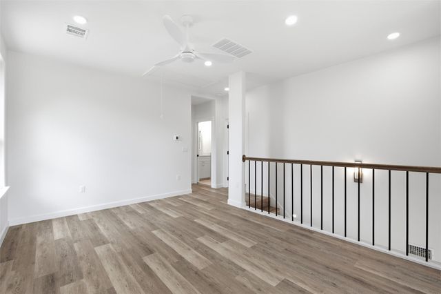 504 Walker ST, Smithville, TX 78957