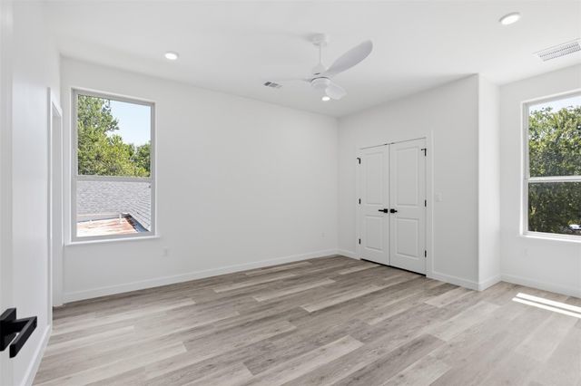 504 Walker ST, Smithville, TX 78957