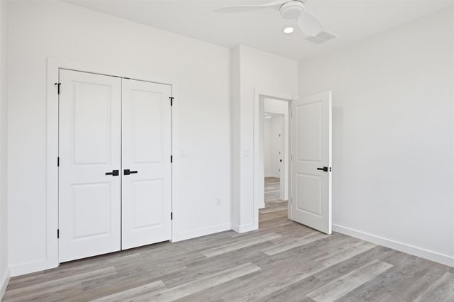 504 Walker ST, Smithville, TX 78957