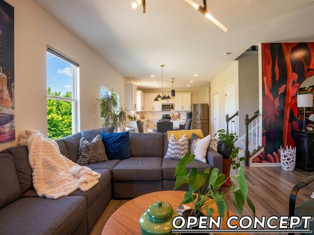 1022 Pauline Place, Plano, IL 60545