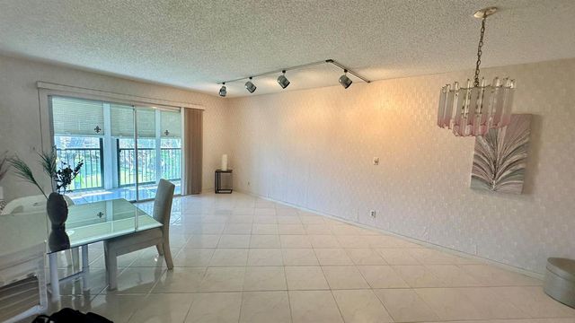 6585 Kensington Lane Apt 207, Delray Beach, FL 33446