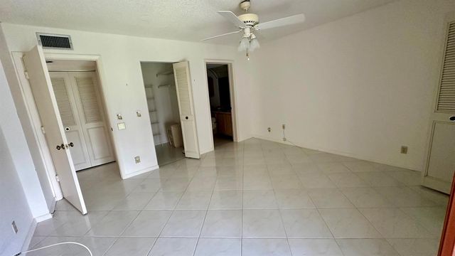 6585 Kensington Lane Apt 207, Delray Beach, FL 33446