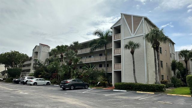 6585 Kensington Lane Apt 207, Delray Beach, FL 33446
