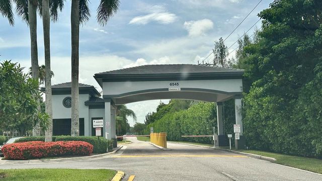 6585 Kensington Lane Apt 207, Delray Beach, FL 33446