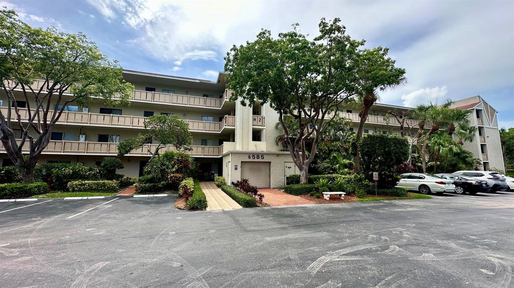 6585 Kensington Lane Apt 207, Delray Beach, FL 33446