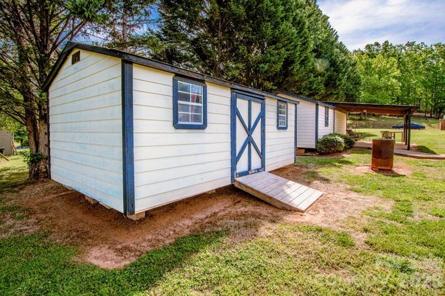 525 Mountain Meadows Drive, Bessemer City, NC 28016