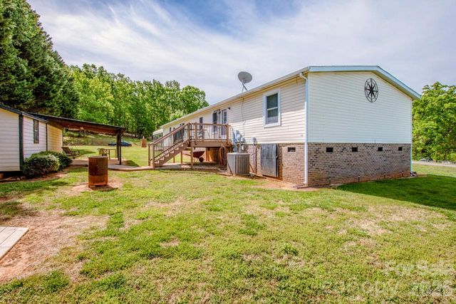 525 Mountain Meadows Drive, Bessemer City, NC 28016