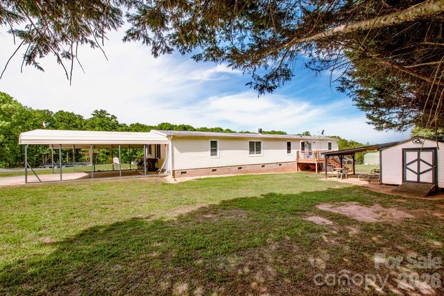 525 Mountain Meadows Drive, Bessemer City, NC 28016