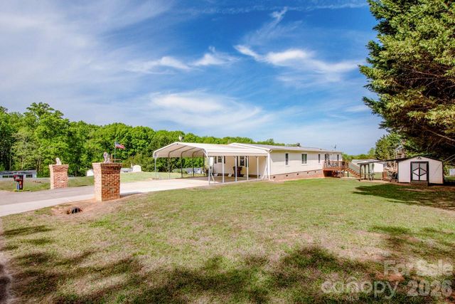 525 Mountain Meadows Drive, Bessemer City, NC 28016