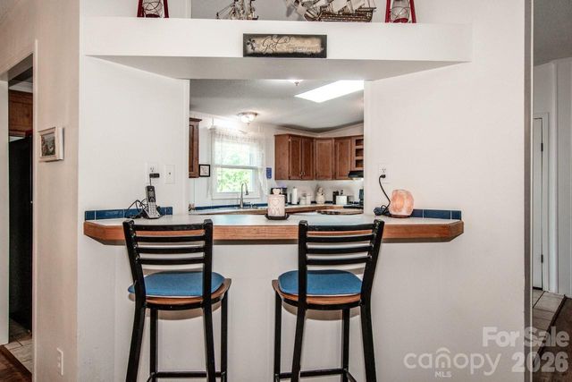 525 Mountain Meadows Drive, Bessemer City, NC 28016