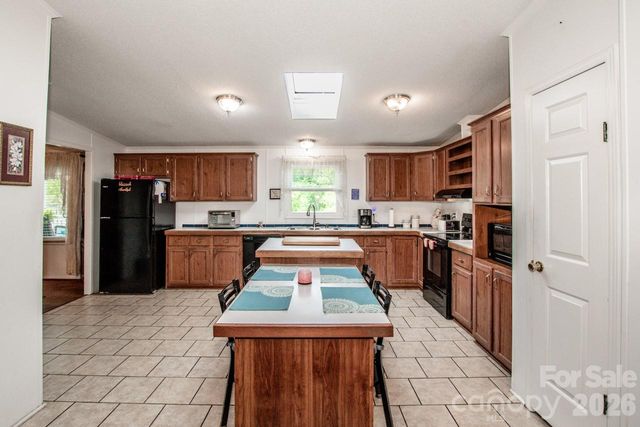 525 Mountain Meadows Drive, Bessemer City, NC 28016