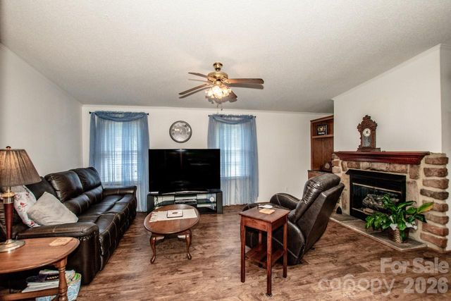 525 Mountain Meadows Drive, Bessemer City, NC 28016