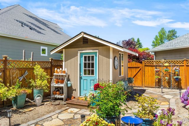 2315 20th Avenue NE, Olympia, WA 98506
