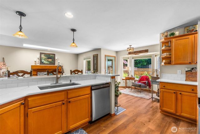 2315 20th Avenue NE, Olympia, WA 98506