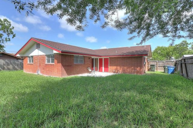 1106 Bradshaw Dr, Corpus Christi, TX 78412