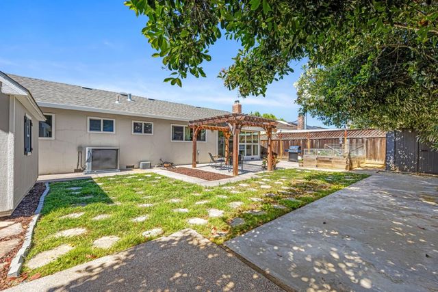 3294 Lindenoaks Drive, San Jose, CA 95117