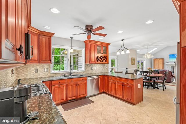 6621 BELLE CHASE CT, Gaithersburg, MD 20882