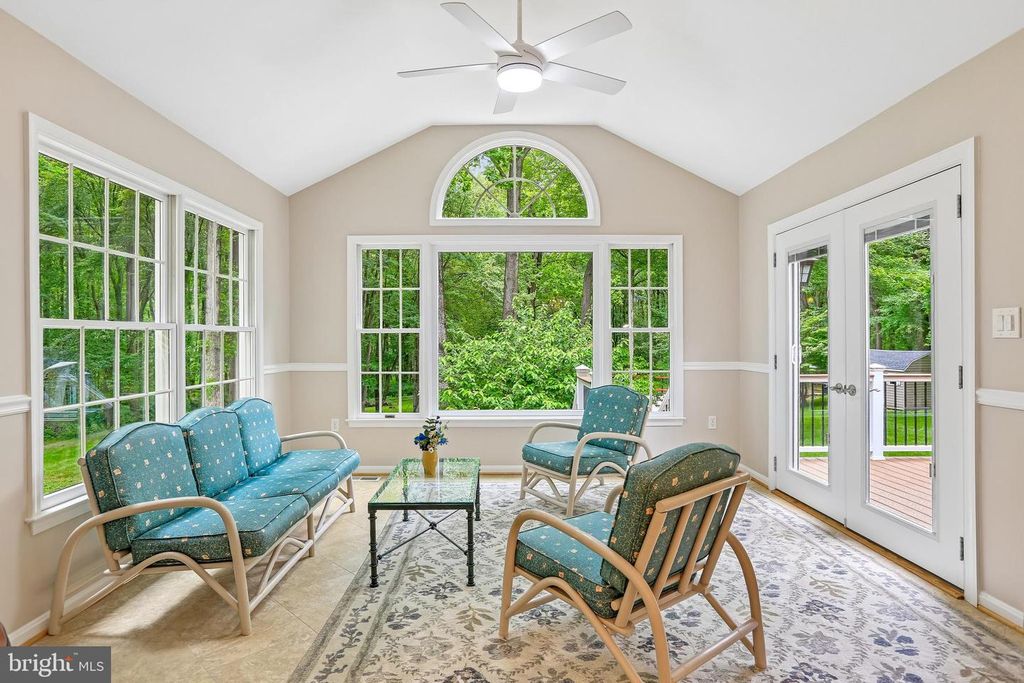 Image 18 of property listing at 6621 BELLE CHASE CT, Gaithersburg, MD 20882