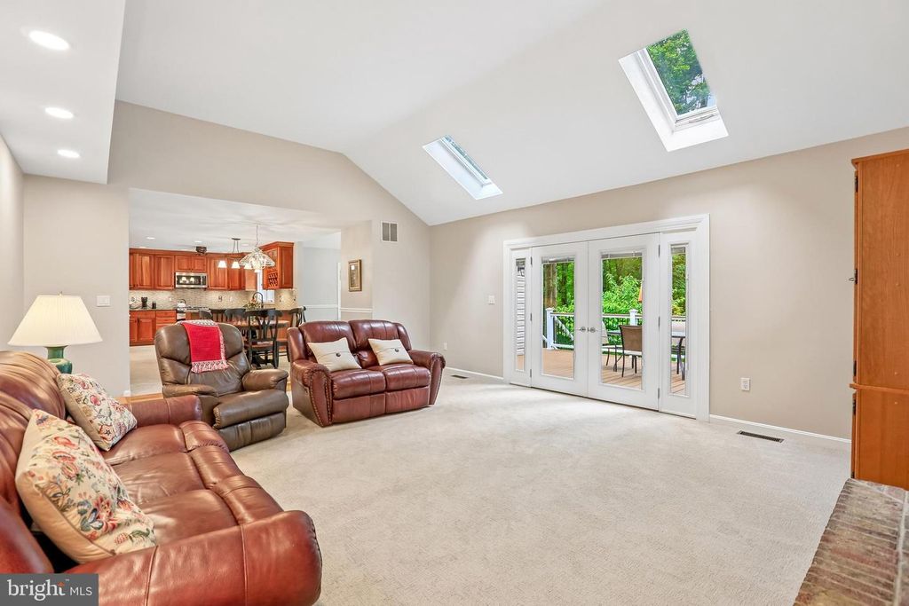 Image 21 of property listing at 6621 BELLE CHASE CT, Gaithersburg, MD 20882