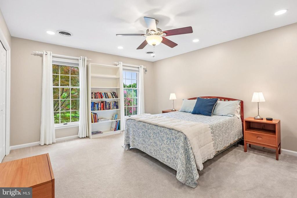 Image 33 of property listing at 6621 BELLE CHASE CT, Gaithersburg, MD 20882