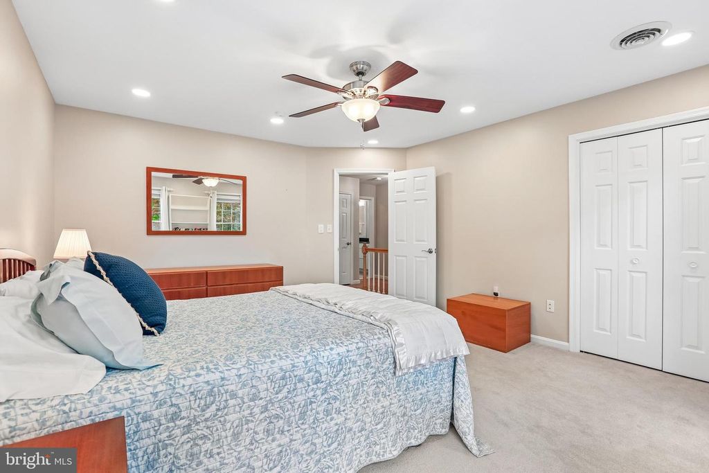 Image 34 of property listing at 6621 BELLE CHASE CT, Gaithersburg, MD 20882