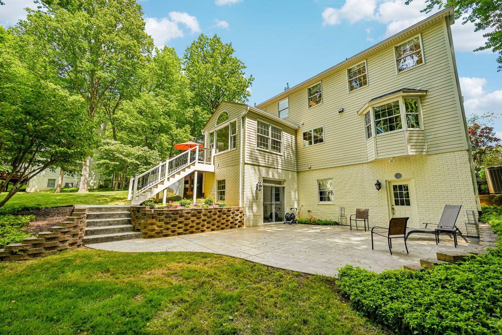 Image 54 of property listing at 6621 BELLE CHASE CT, Gaithersburg, MD 20882