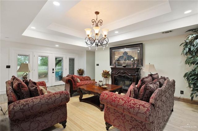 812 S Mayberry Boulevard, Alton, TX 78573