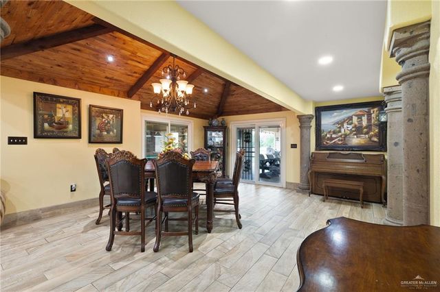 812 S Mayberry Boulevard, Alton, TX 78573
