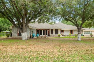 812 S Mayberry Boulevard, Alton, TX 78573