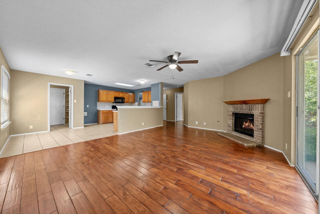 511 S Pauley DR, Hutto, TX 78634