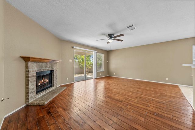 511 S Pauley DR, Hutto, TX 78634