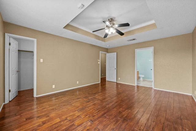 511 S Pauley DR, Hutto, TX 78634
